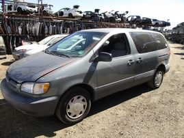 1998 TOYOTA SIENNA LE PEARL GREEN 3.0L AT Z16413